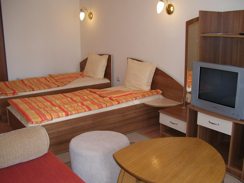 Kestenite Family Hotel Samokov Cameră foto
